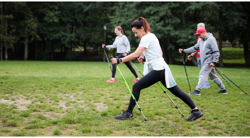 Nowatorskie zajęcia Nordic Walking w Parku Miejskim 