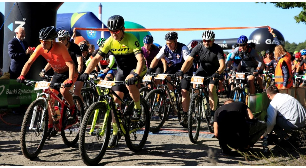 Piotr Rzeszutek i Aleksandra Zabrocka zwycięzcami inauguracyjnego etapu Garmin MTB Series