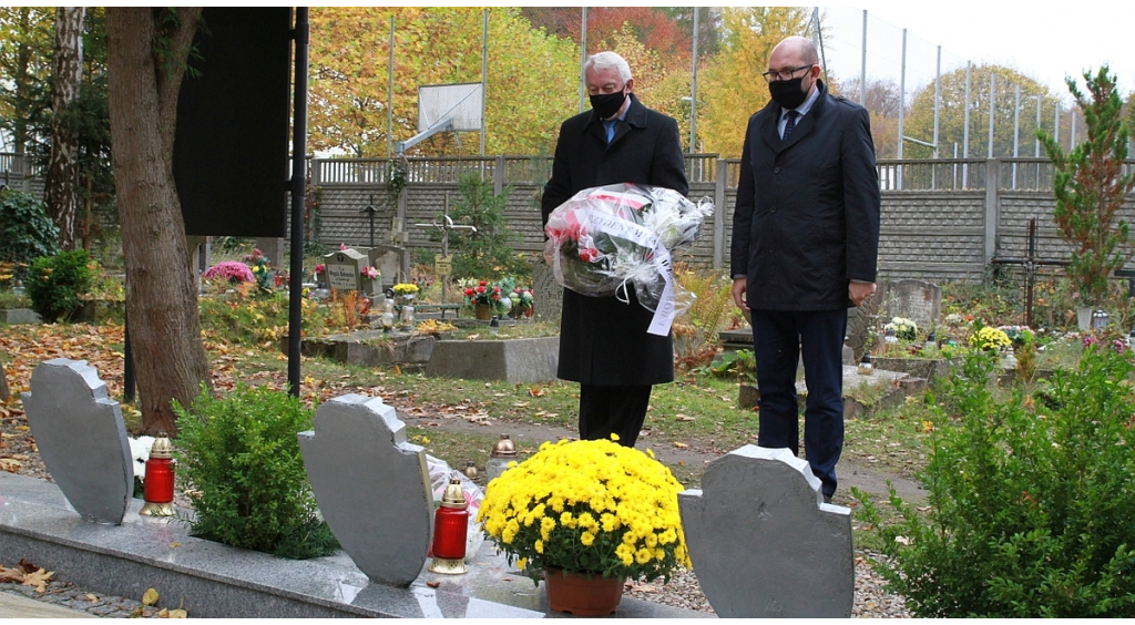 Prezydenci złożyli kwiaty na Starym Cmentarzu 