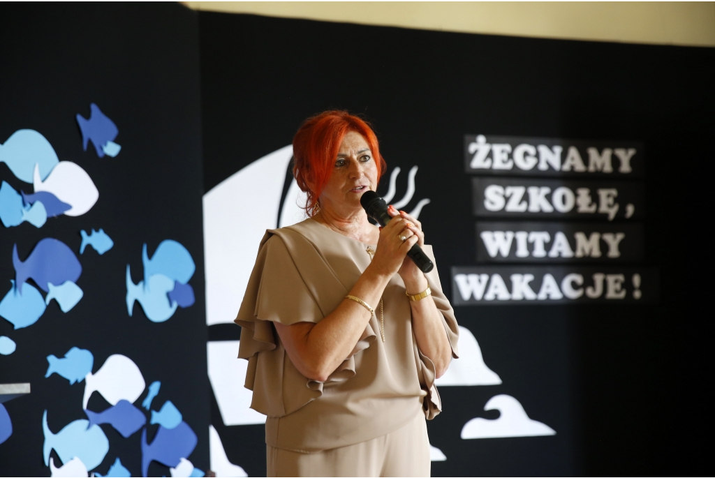 pożegnanie absolwentów w SP9