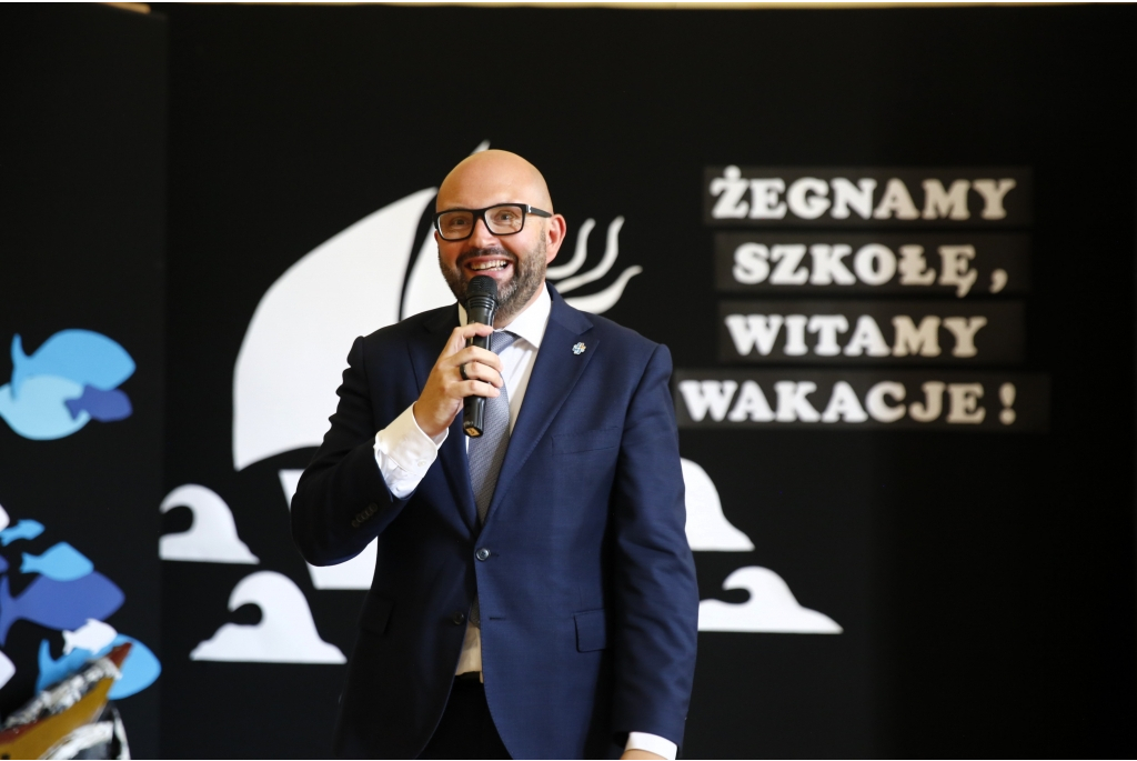 pożegnanie absolwentów w SP9