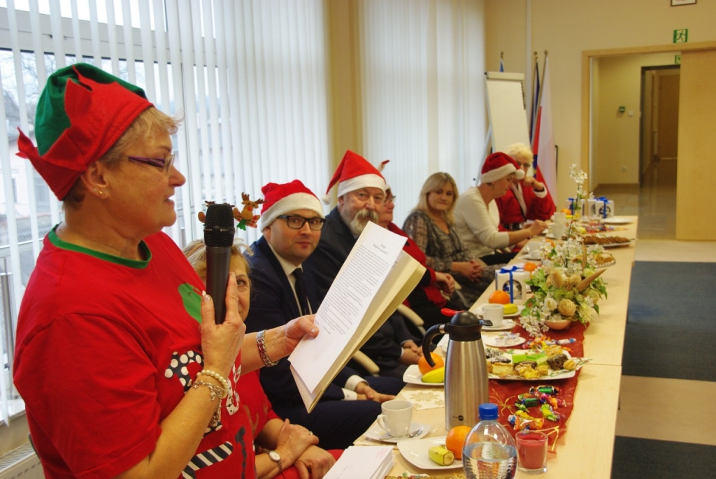 Parada Mikołajkowa turystów-seniorów SWUTW