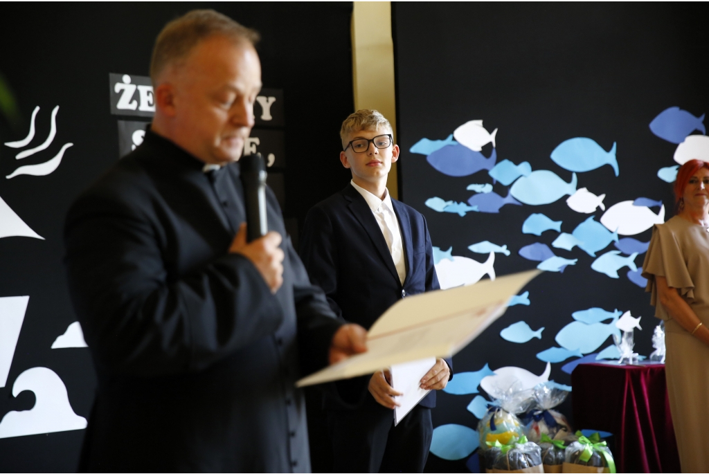pożegnanie absolwentów w SP9
