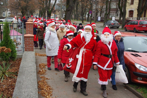 Parada Mikołajkowa turystów-seniorów SWUTW