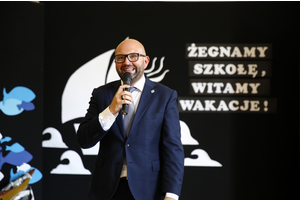 pożegnanie absolwentów w SP9