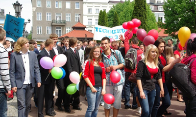 Parada Młodzieży ZSP nr 4 im. Jakuba Wejhera z okazji święta miasta - 27.05.2011