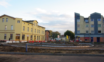 Trwa budowa ronda przy przejeździe na skrzyżowaniu ulic św. Jana, Sienkiewicza i 10 luetgo - 10.10.2013