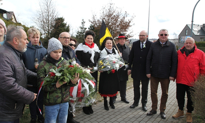 Kwiaty na rondzie im. ks. Hilarego Jastaka