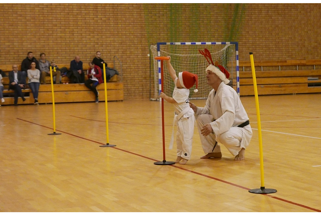 Trening karate shotokan z Mikołajem