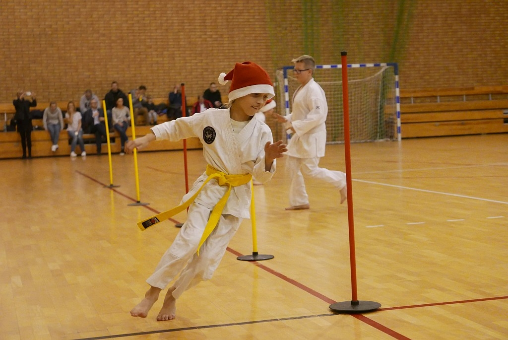 Trening karate shotokan z Mikołajem