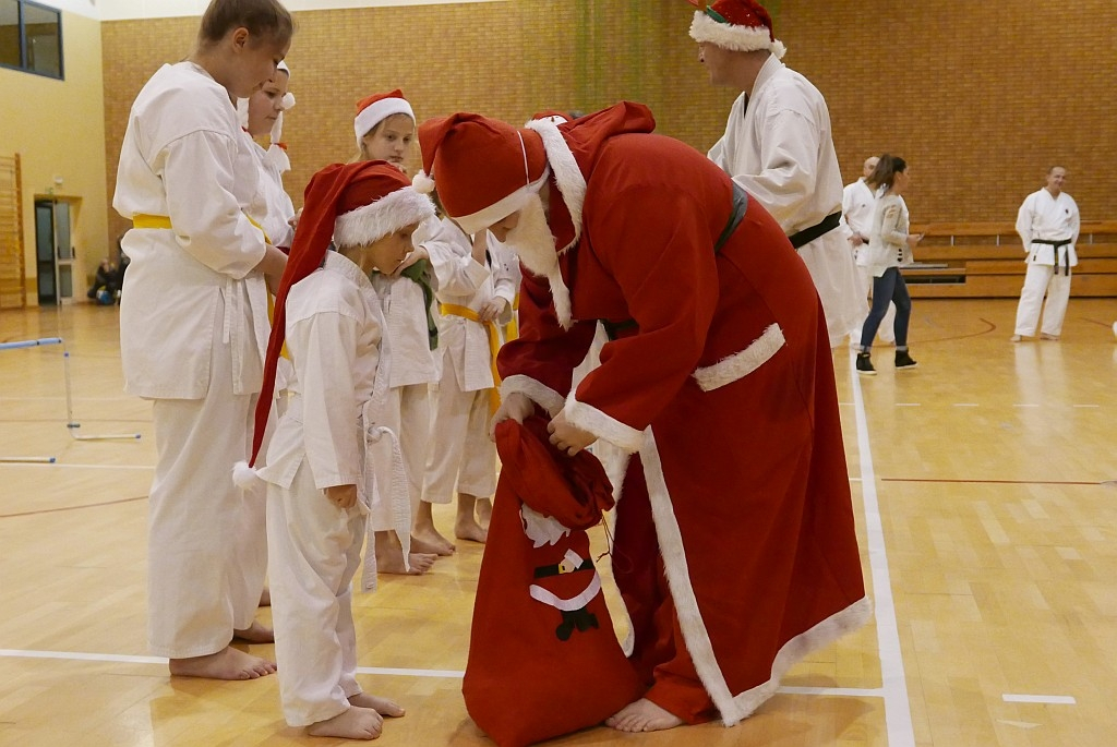 Trening karate shotokan z Mikołajem