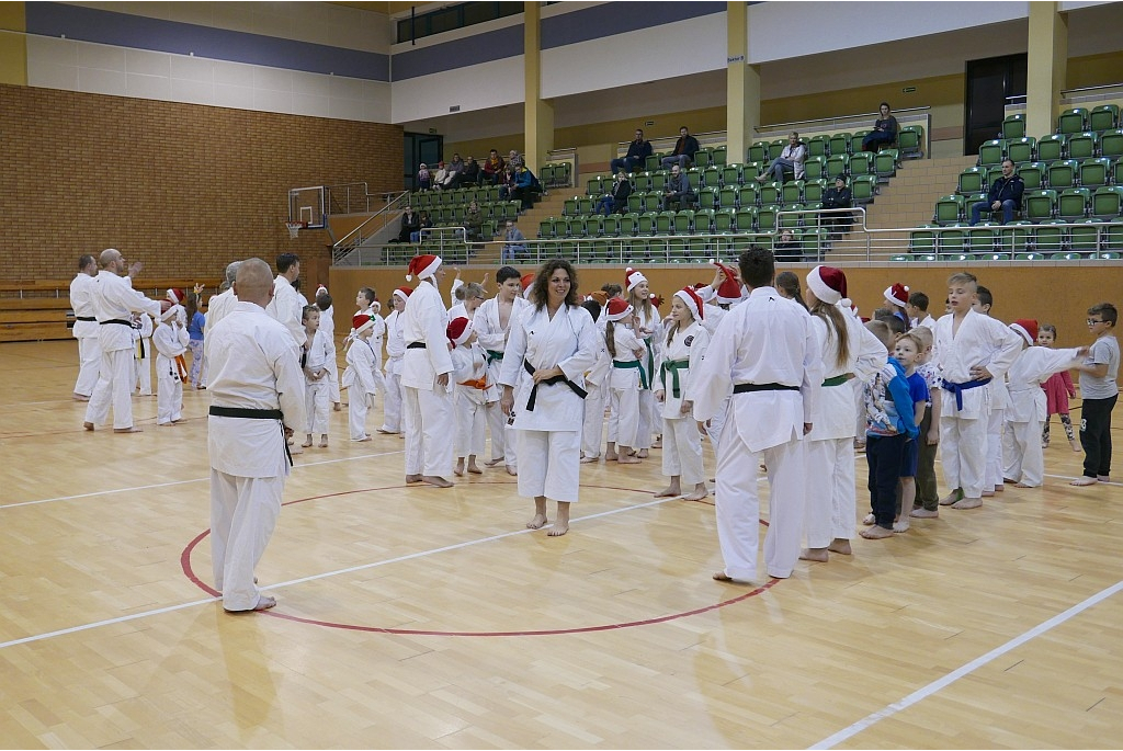 Trening karate shotokan z Mikołajem