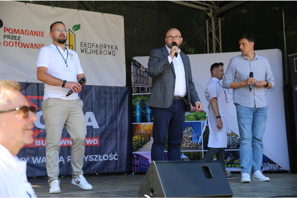 Pomaganie przez Gotowanie 2025