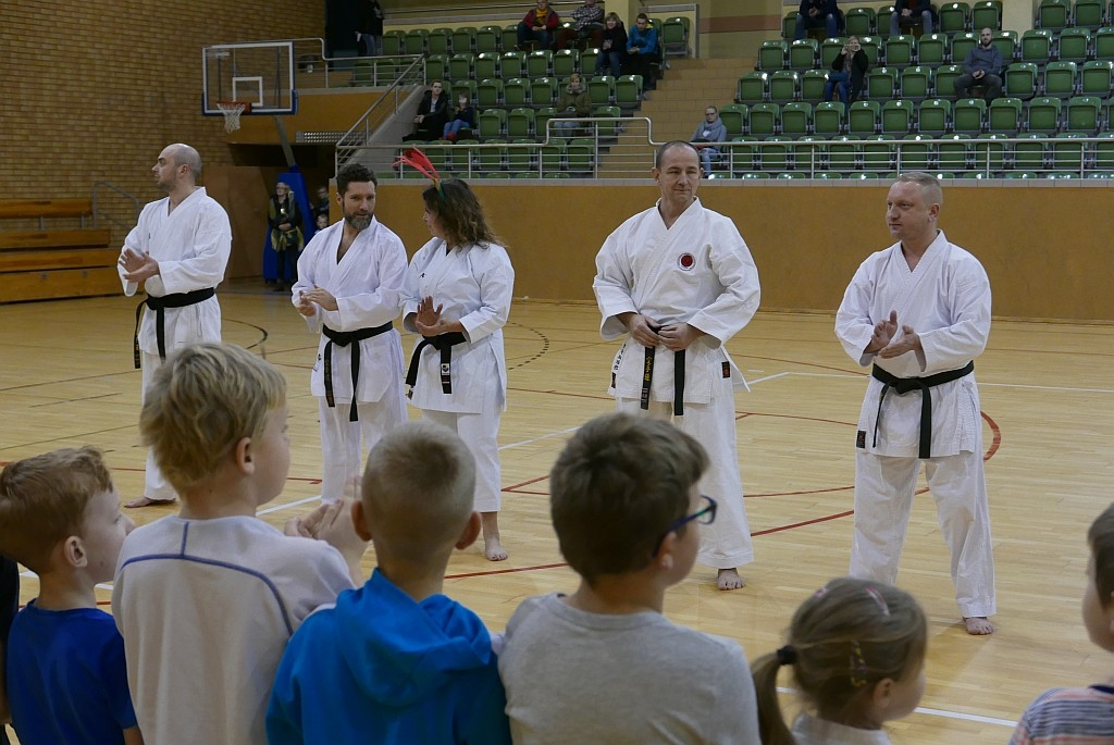 Trening karate shotokan z Mikołajem