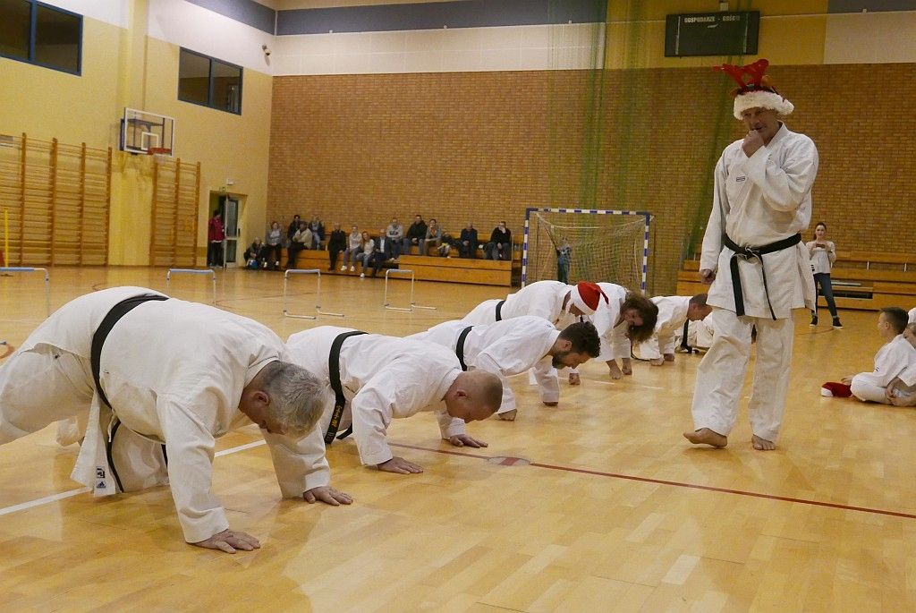 Trening karate shotokan z Mikołajem