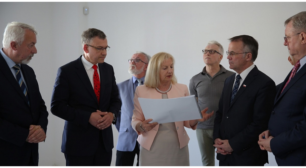 Odbiór stanu surowego Książnicy prof. G. Labudy z udziałem wiceministra Jarosława Sellina