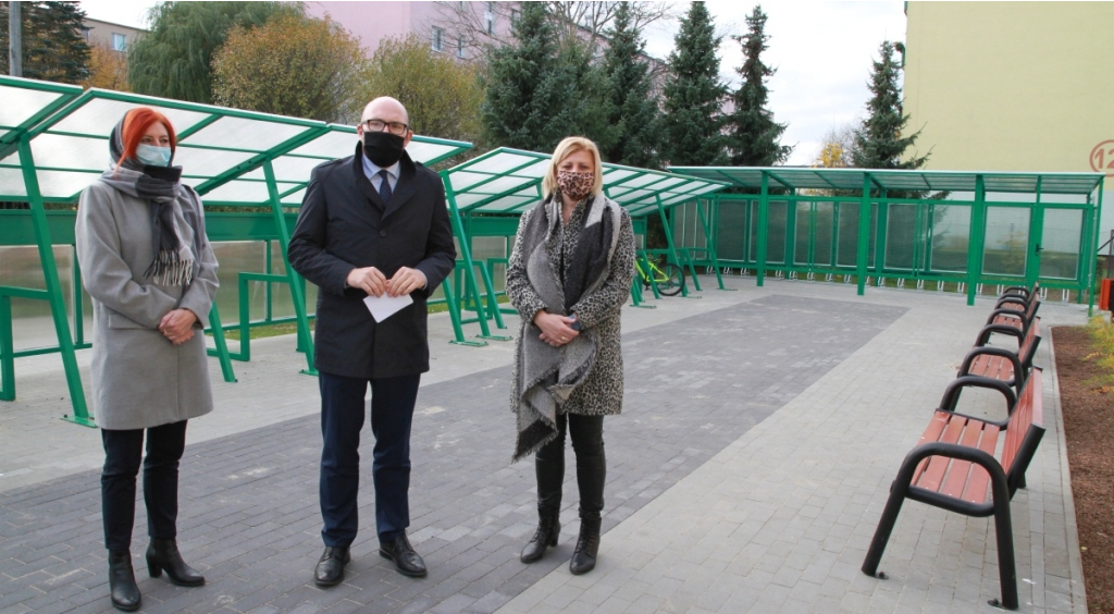 Nowe wiaty rowerowe przy Szkole Podstawowej nr 9