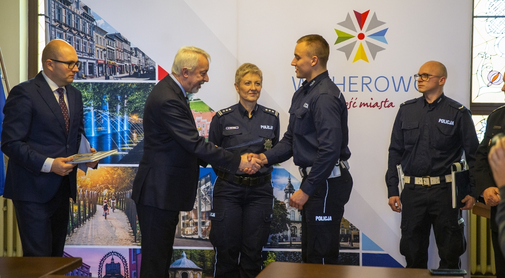 Nagrody prezydenta dla dzielnych policjantów