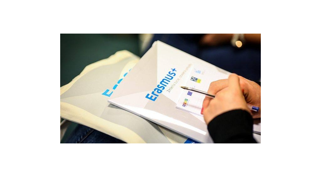 Jak pozyskać dotację z programu ERASMUS+