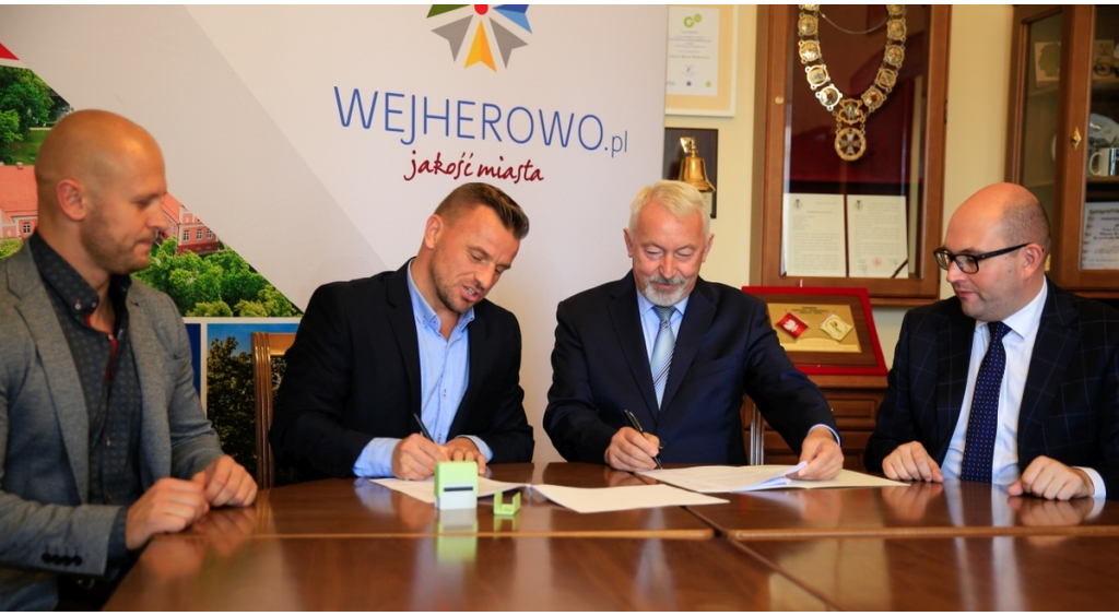 Prezydent Wejherowa przekazał 50 tys. zł dla Tytanów na promocję