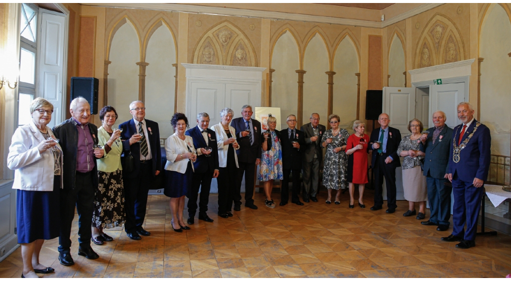 Medale Róży dla szczęśliwych Jubilatów
