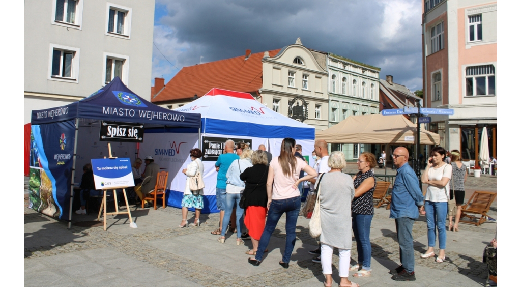 Duże zainteresowanie w mobilnym punkcie szczepień i spisu powszechnego 