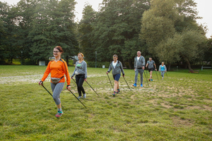 Nowatorskie zajęcia Nordic Walkiing w Parku Miejskim