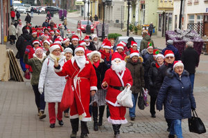 Parada Mikołajkowa turystów-seniorów SWUTW