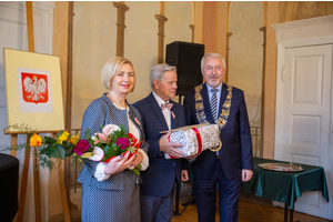 Małżonkowie-Jubilaci uhonorowani medalami