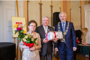 Małżonkowie-Jubilaci uhonorowani medalami