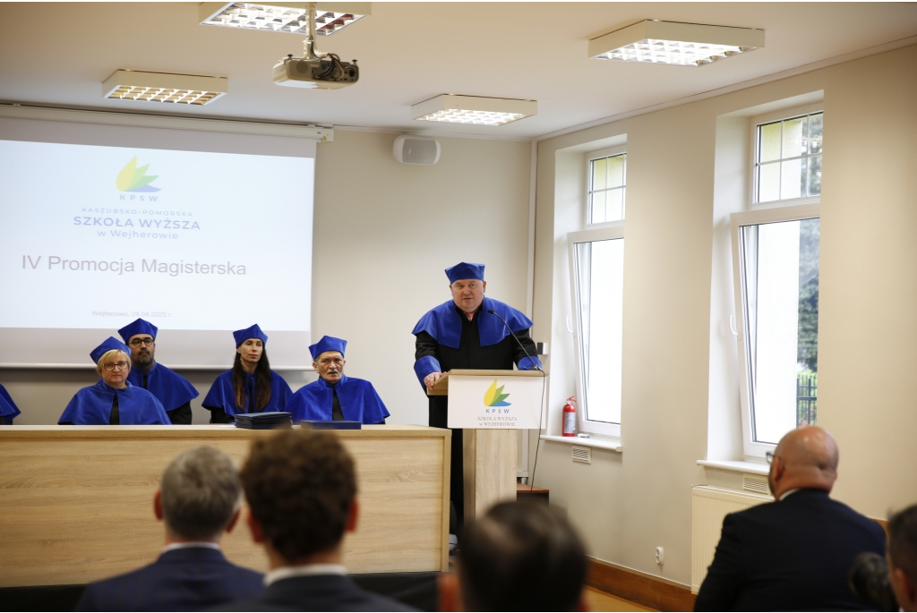 Uroczyste zakończenie studiów magisterskich na kierunku socjologia w KPSW