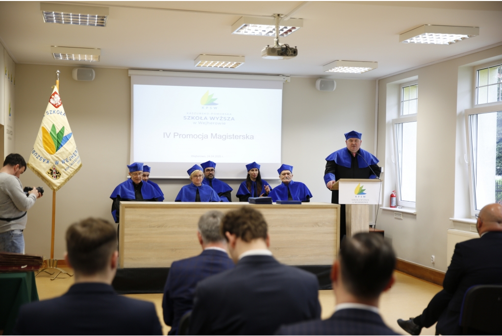 Uroczyste zakończenie studiów magisterskich na kierunku socjologia w KPSW