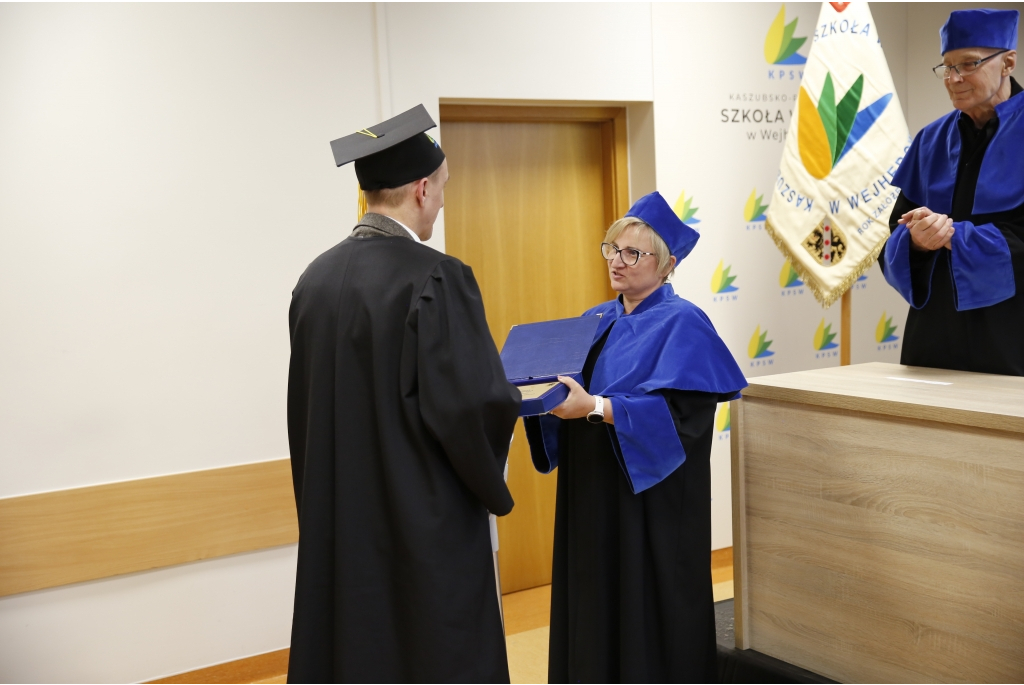 Uroczyste zakończenie studiów magisterskich na kierunku socjologia w KPSW