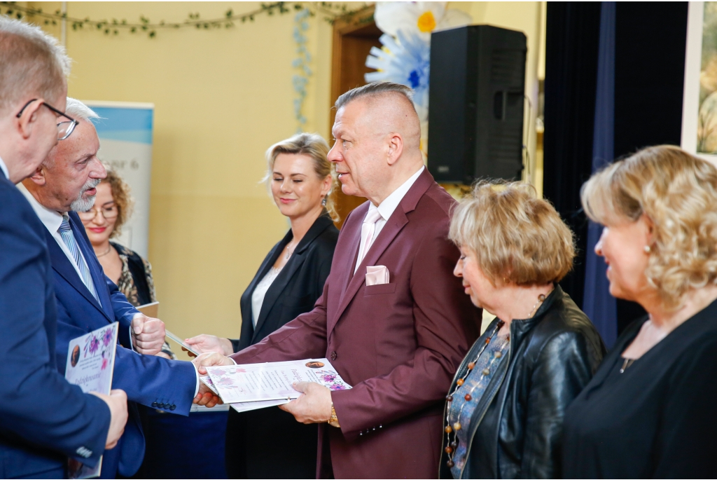 Uroczyste wręczenie stypendiów im. kpt. Antoniego Kasztelana w SP nr 6 w Wejherowie
