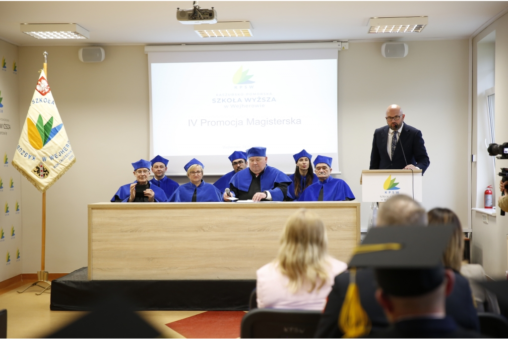 Uroczyste zakończenie studiów magisterskich na kierunku socjologia w KPSW