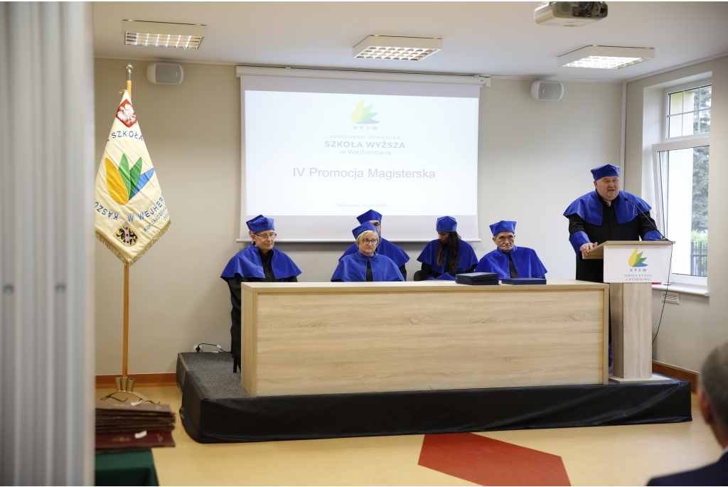 Uroczyste zakończenie studiów magisterskich na kierunku socjologia w KPSW