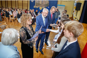 Uroczyste wręczenie stypendiów im. kpt. Antoniego Kasztelana w SP nr 6 w Wejherowie