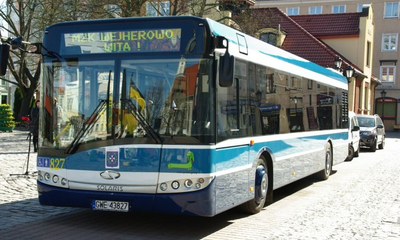 Nowy autobus MZK - prezenty dla ojca wejherowskich trojaczków - 19.04.2011