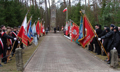 Uroczystość w Piaśnicy z okazji Miesiąca Pamięci Narodowej - 09.04.2011