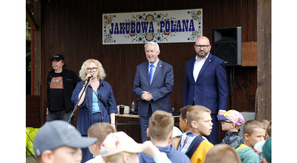 Wesoły i aktywny Dzień Dziecka „Jedenastki” na Polanie Jakubowej 