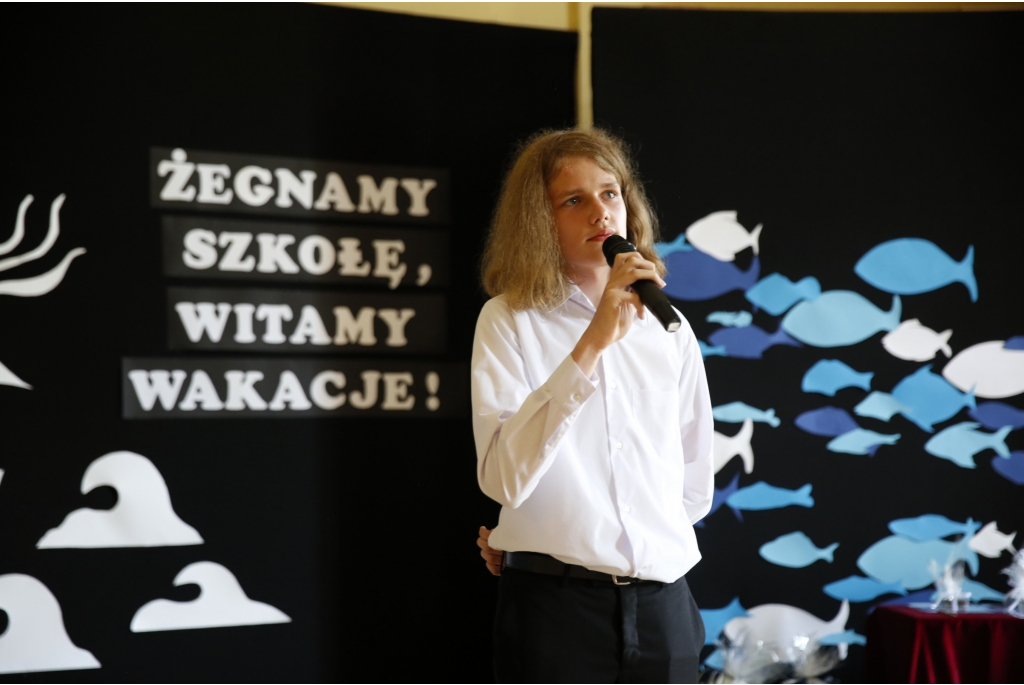 pożegnanie absolwentów w SP9