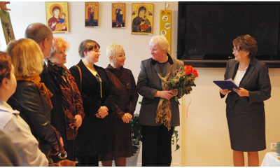 Wystawa plastyków WUTW w bibliotece - 12.04.2013