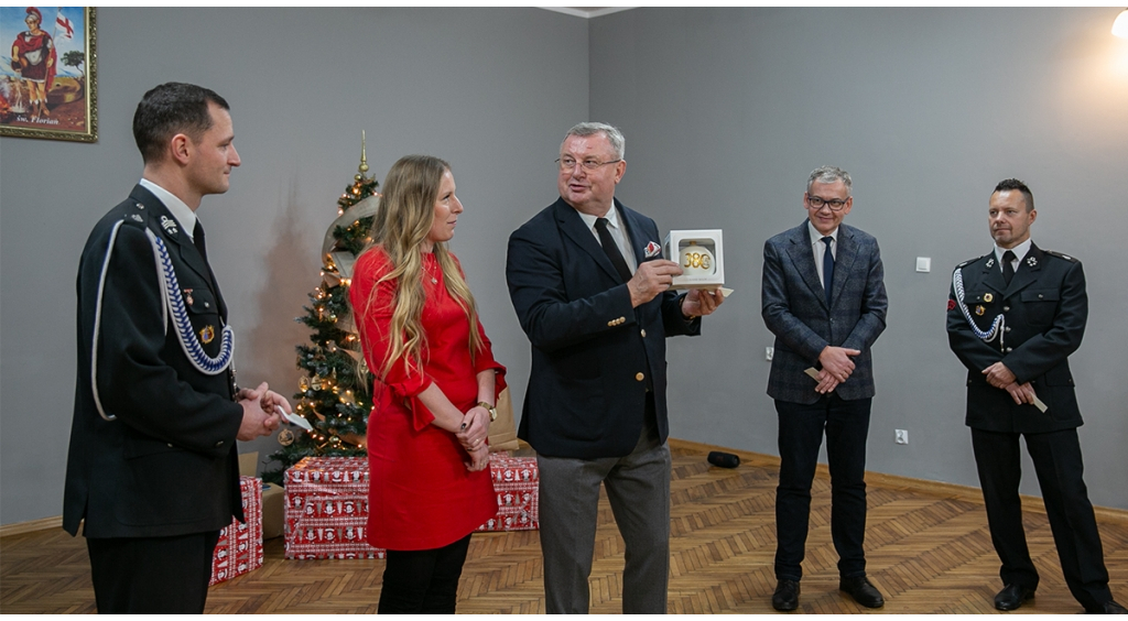 Strażacy spotkali się, by uczcić nadchodzące święta