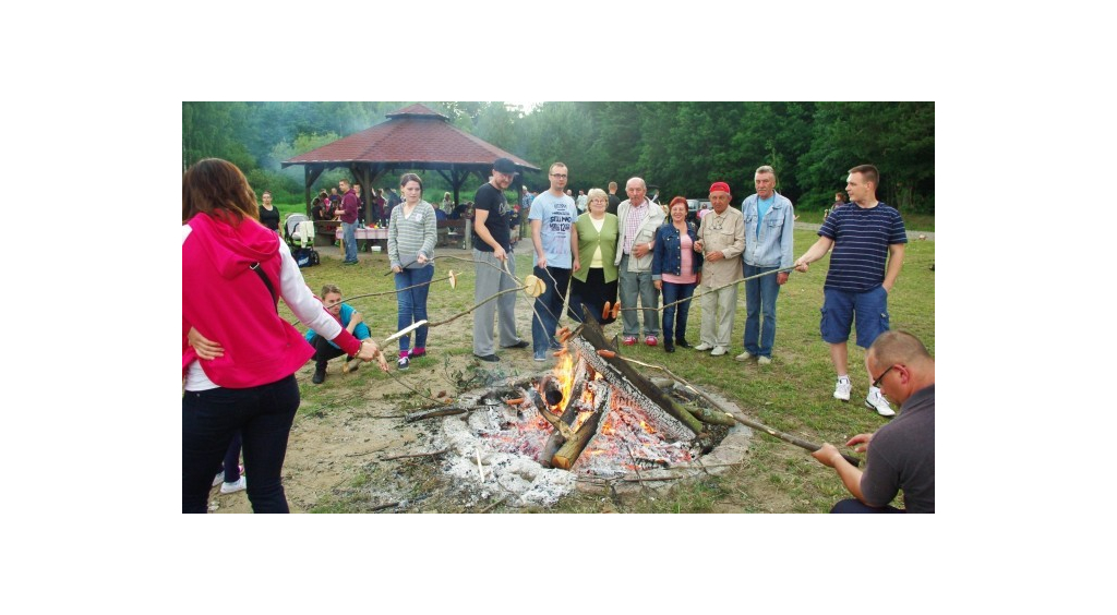 Festyn przy ognisku na os. Fenikowskiego