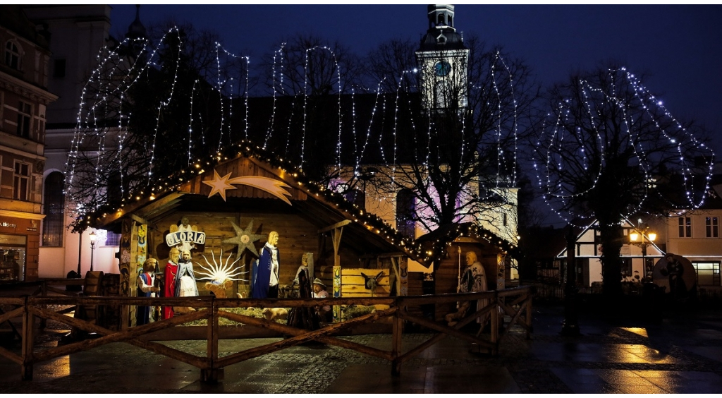 Szopka Bożonarodzeniowa już zdobi rynek 