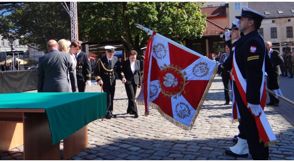 Batalion Dowodzenia MW otrzymał replikę sztandaru 1 MPS