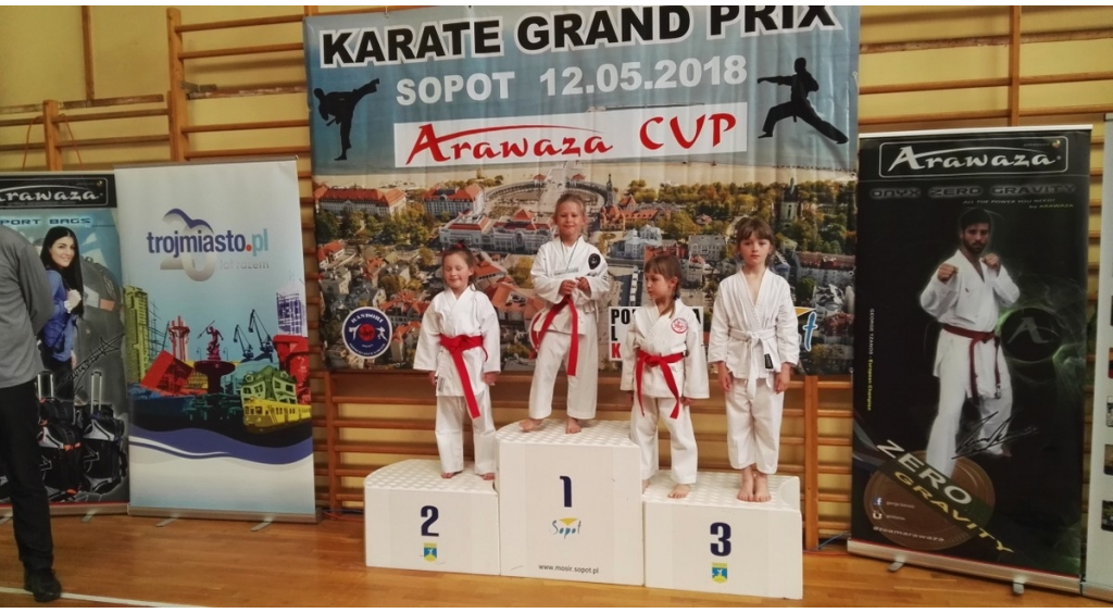 10 medali karateków SSW