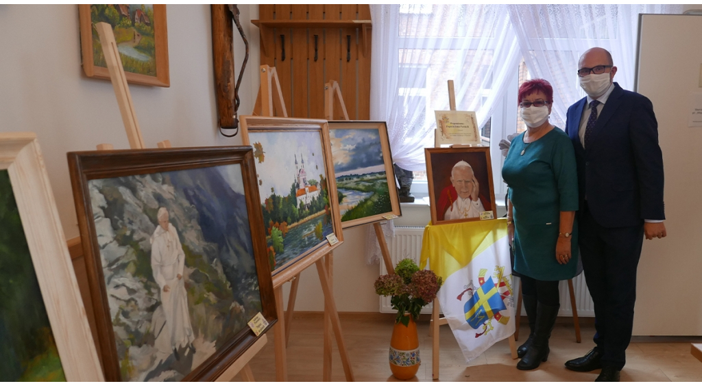 Jan Paweł II inspiracją wystawy obrazów wejherowskich artystów