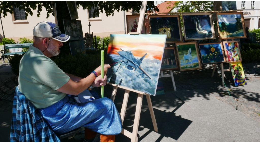 Wejherowscy artyści malują na rynku