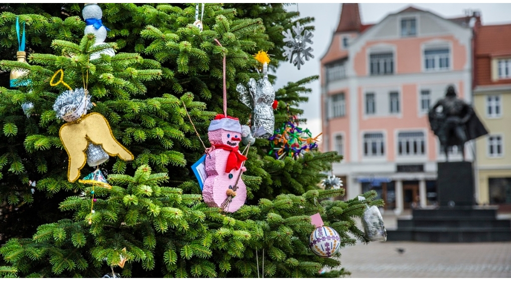 Wyróżnienia i nagrody od św. Mikołaja podczas otwarcia Jarmarku 